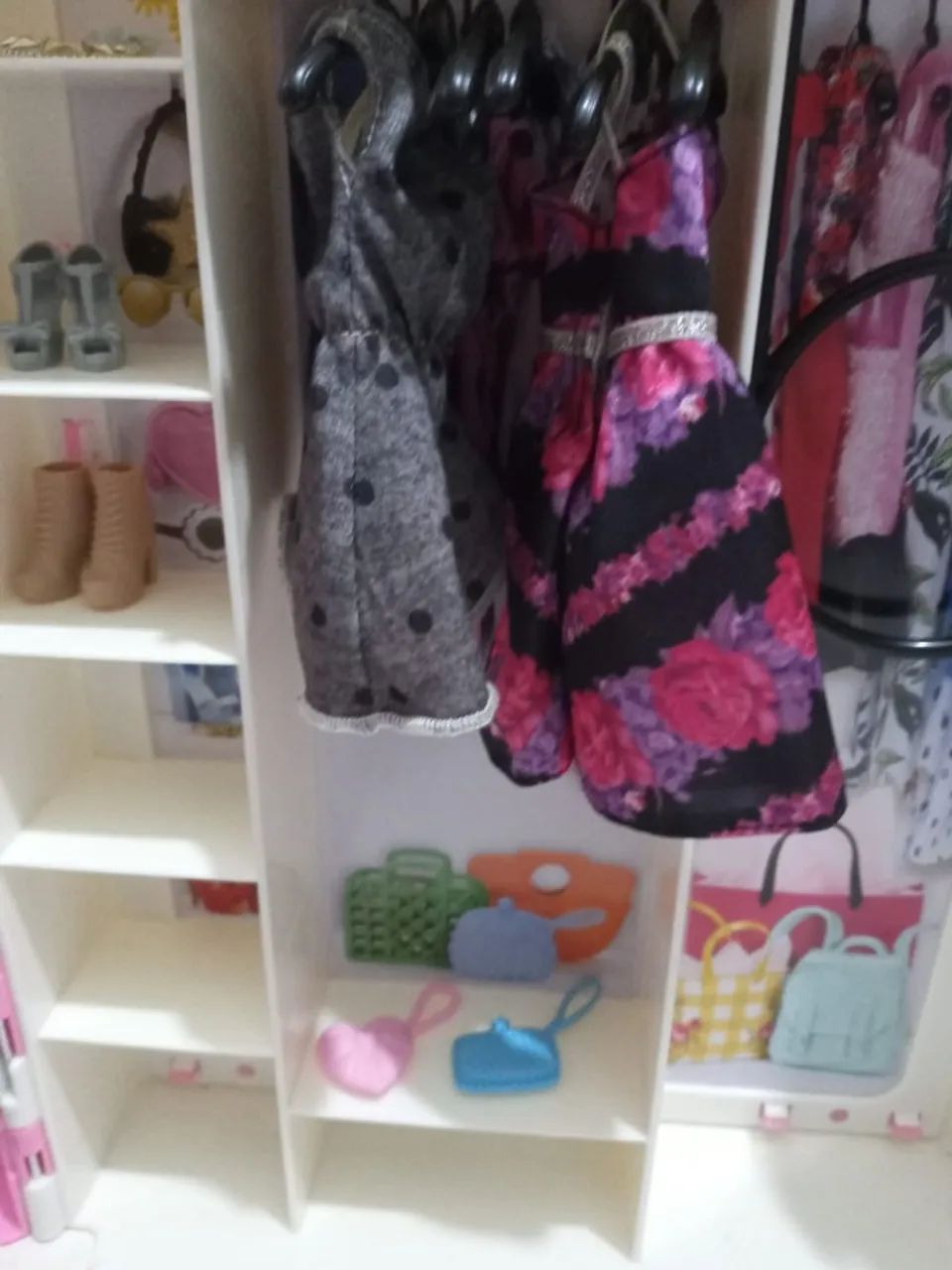 Barbie com guarda roupa - Foto 4