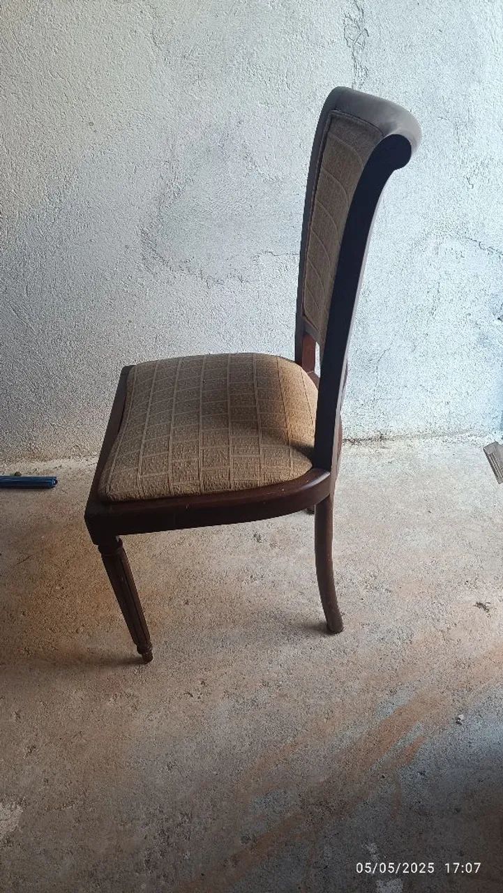 Mesa de madeira com gaveta - Foto 5