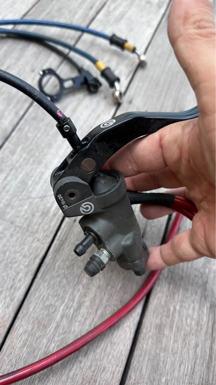 02 Freios Brembo ZX10R ou ZX6R