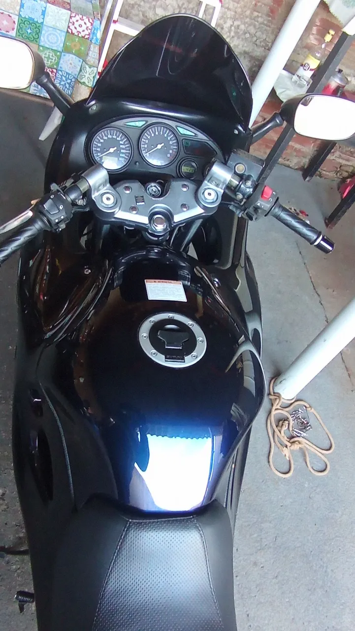 Suzuki gsxf 750
