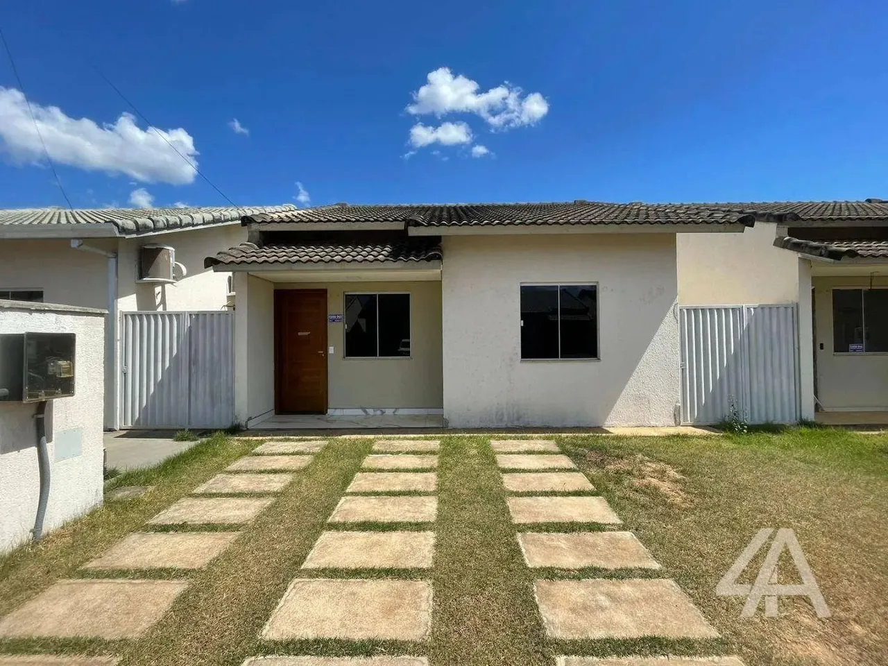 (Aluga-se) TERRA BRASIL - Casa com 3 dormitórios, 73 m² por R$ 2.000/mês - Nova Esperança-