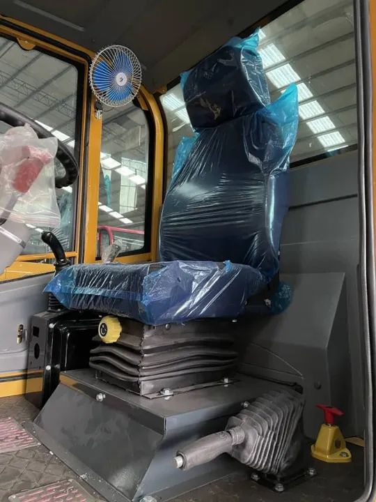 Empilhadeira NOVA 4x4 turbo diesel 3,5T articulada LTMG. - Foto 5