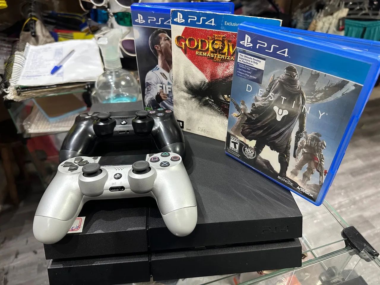 PlayStation 4 equipado