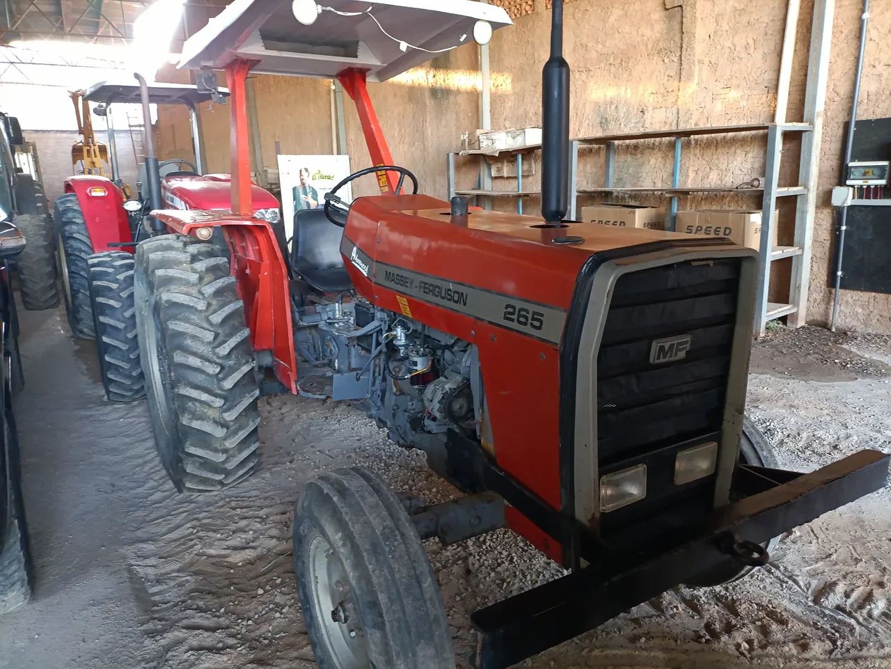 Trator Massey Ferguson 265 4x2 em Ariquemes 