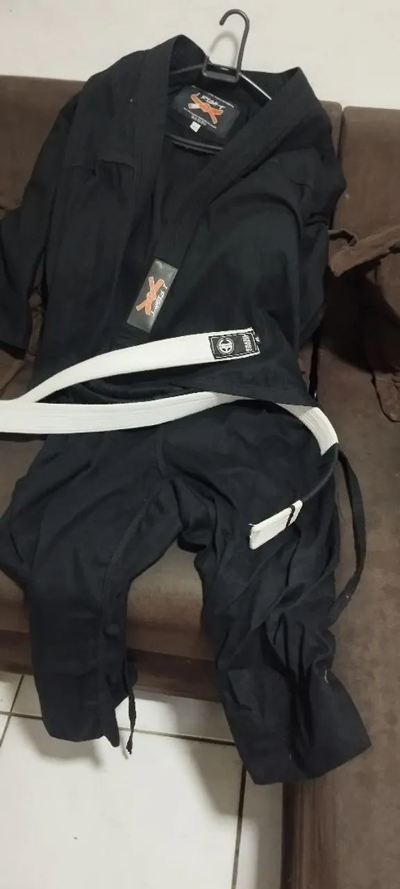 Kimono de Treino - Tamanho M4 idade  9 a 15 anos  - Foto 3