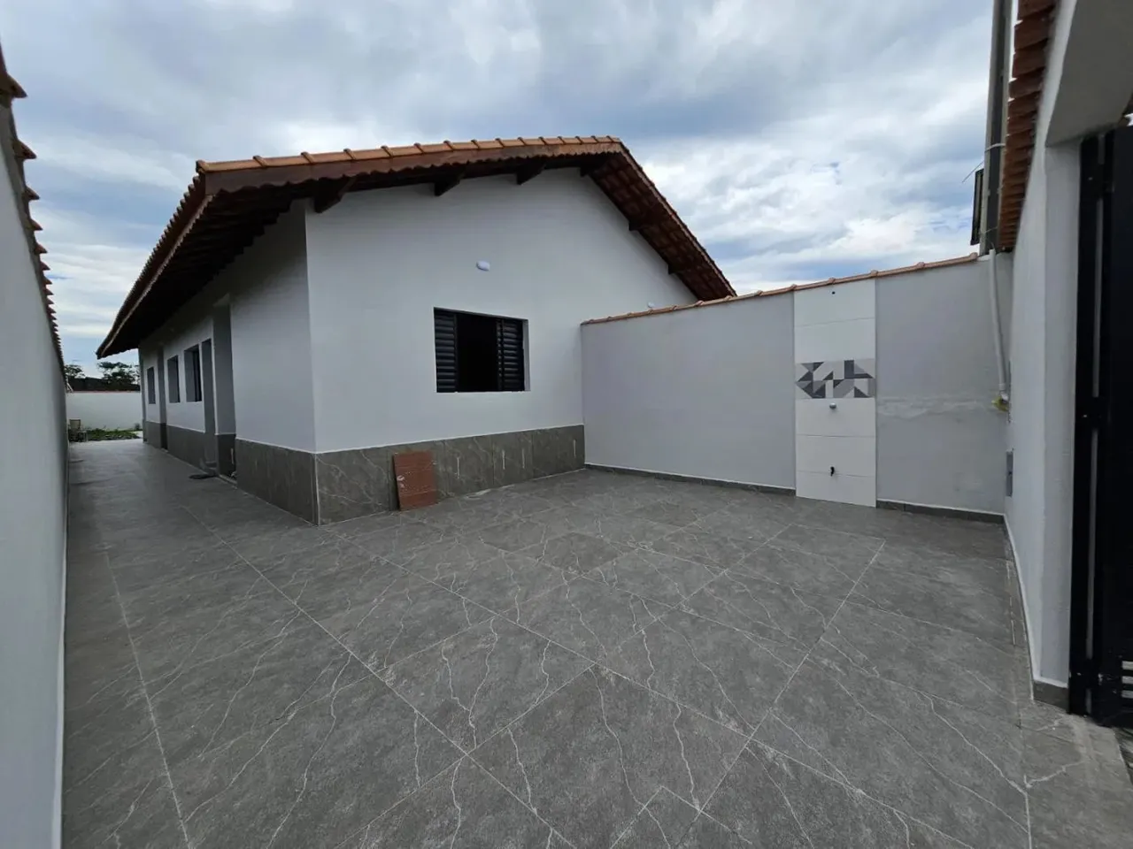 Casa com Piscina no Flórida Mirim em Mongaguá - 3901
