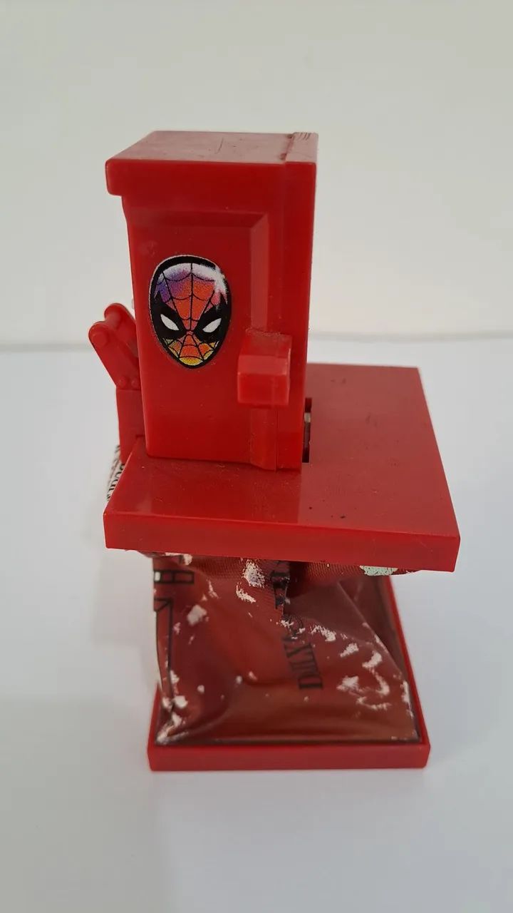 * MT Banca Jornais Homem Aranha Classics do Scorpion com Defeito - Foto 5
