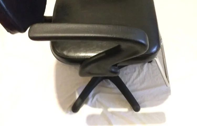 Cadeira para corte de cabelos em salões. De residência, praticamente sem uso. - Foto 5