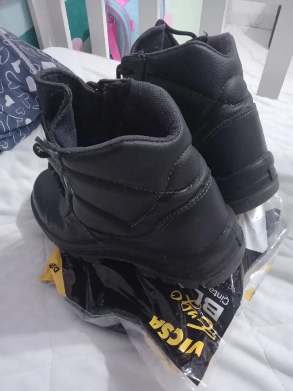 (Bota tamanho 39)e (cinta de segurança tamanho M)  - Foto 3