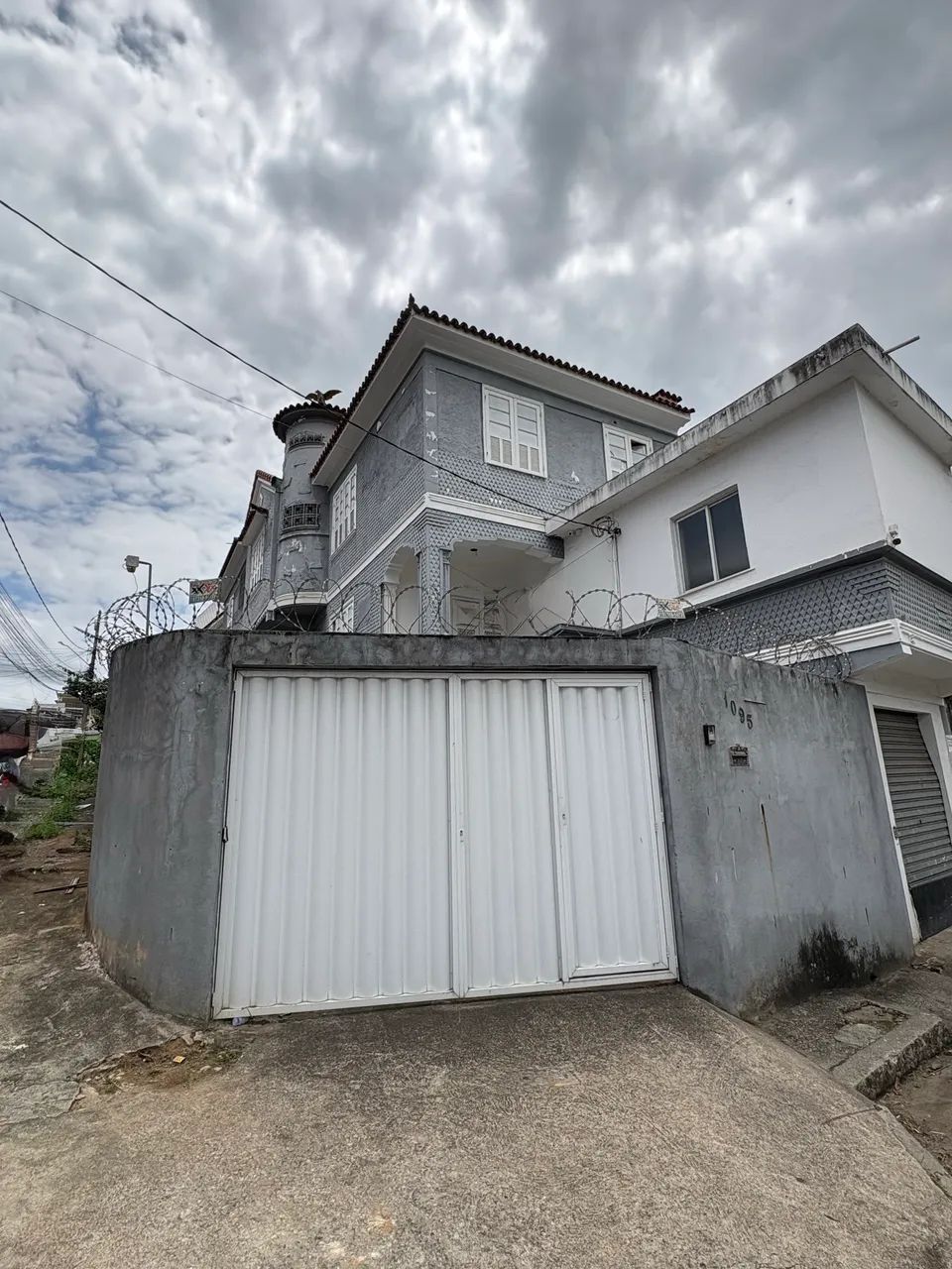 CASA COMERCIAL DISPONÍVEL PARA LOCAÇÃO EM NILÓPOLIS 