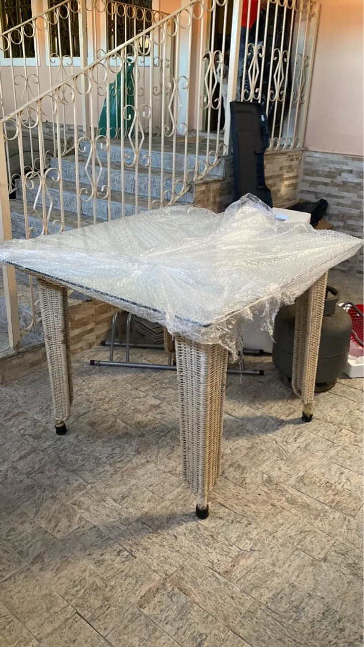 Mesa de Jantar Externa com Detalhes em Rattan
