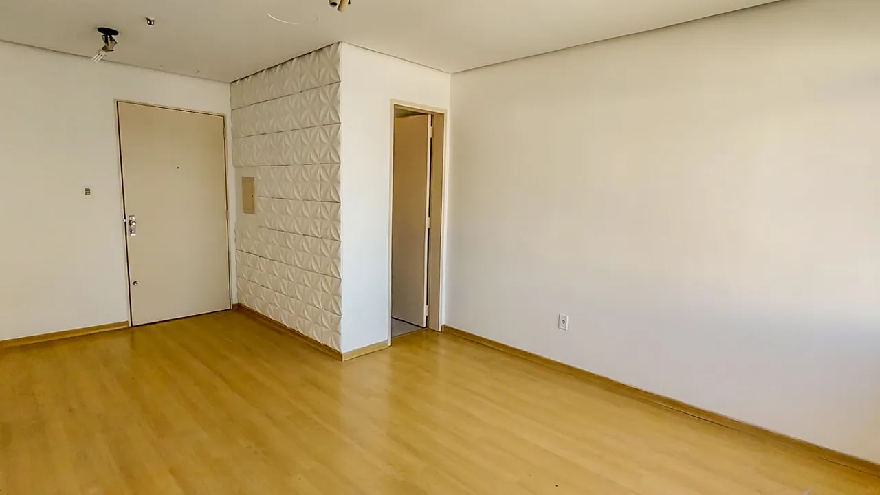 Sala comercial, bairro Azenha, portaria 24hs, CFTV, direto proprietário