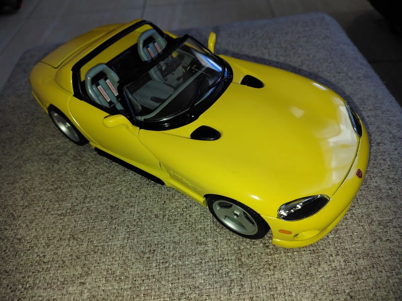 Miniatura escala 1/18 - Foto 2