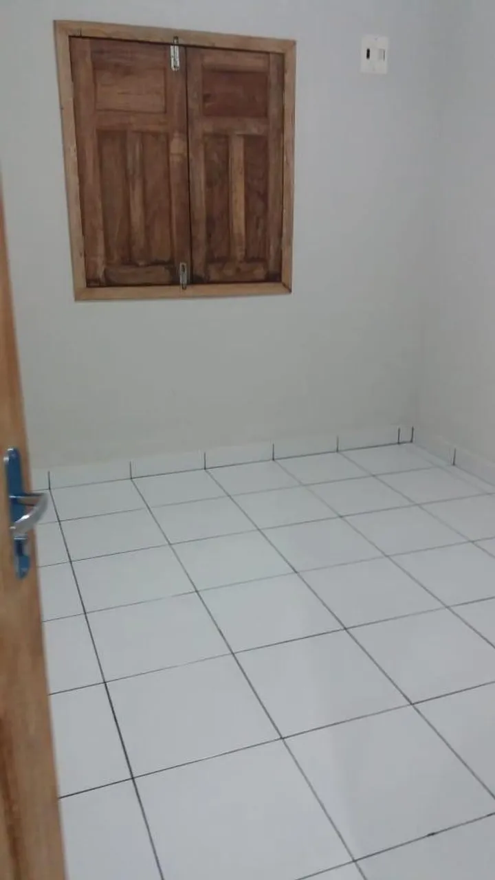 ALUGA-SE APARTAMENTOS