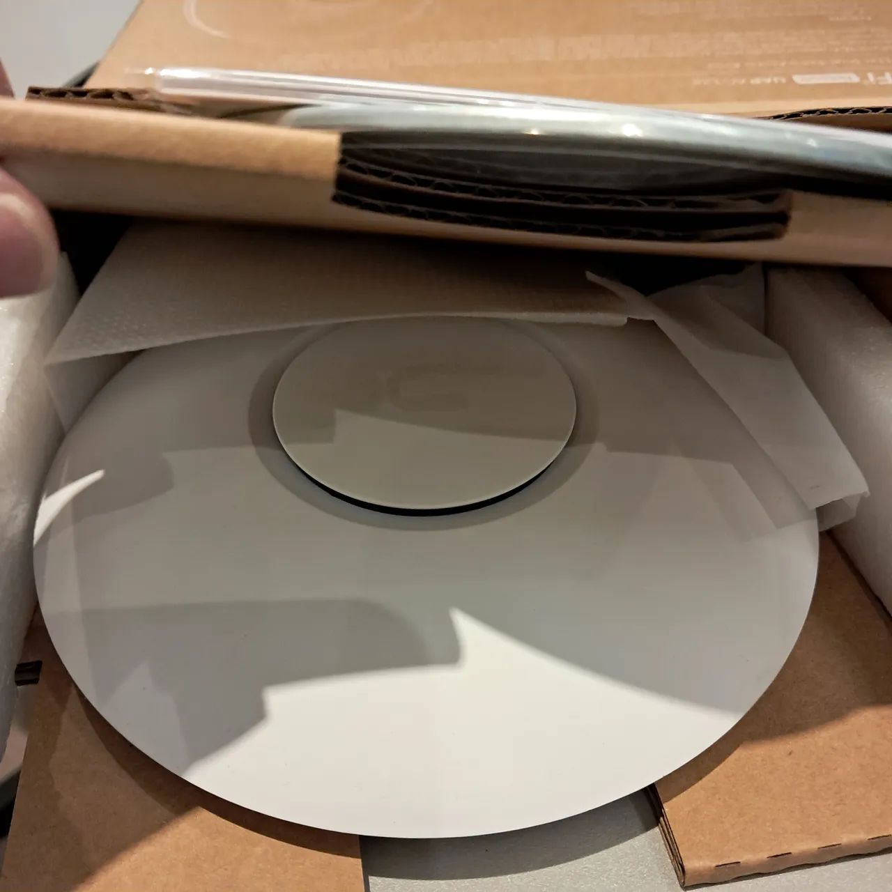 Roteador Ubiquiti - UAP-AC-LITE - Foto 3