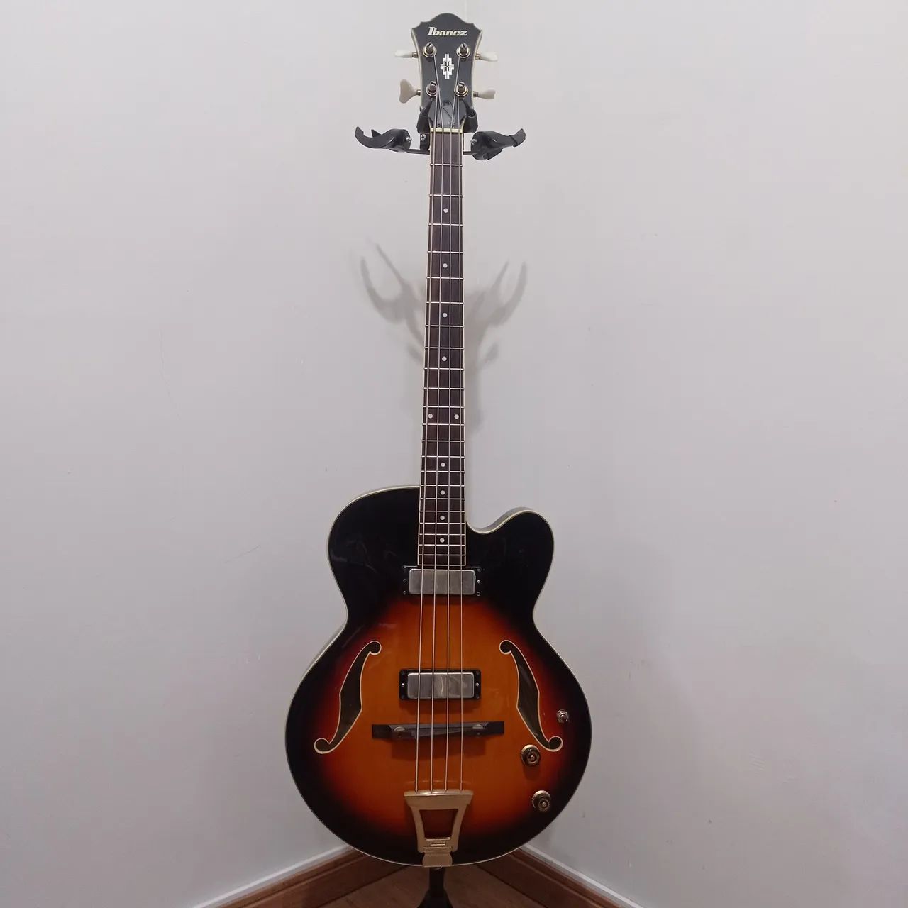 Contrabaixo Ibanez AFB 200