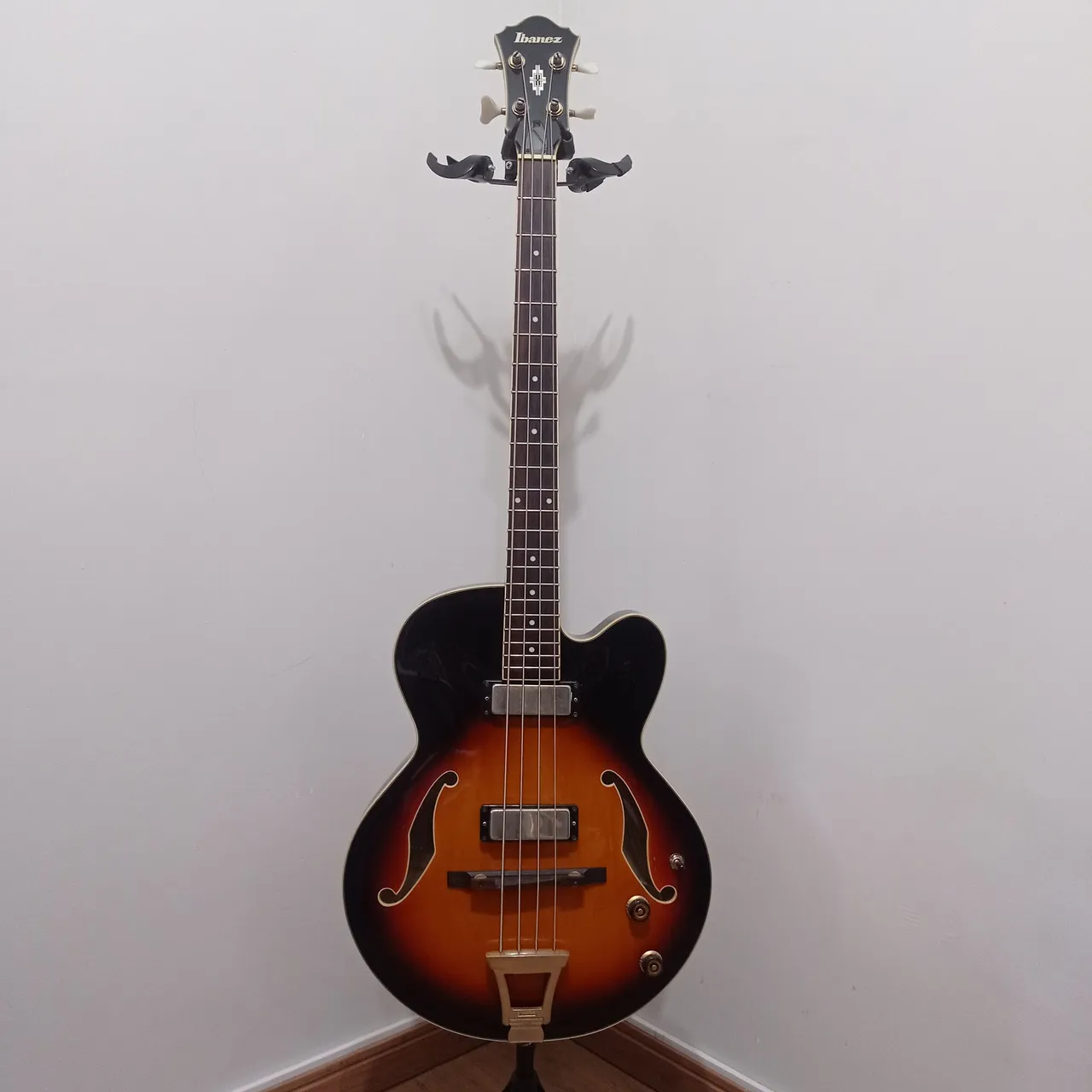 Contrabaixo Ibanez AFB 200