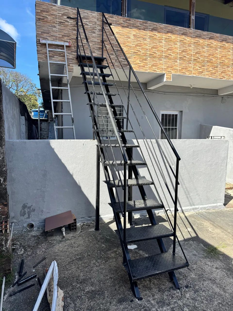 Escadas retas de ferro * - Foto 2