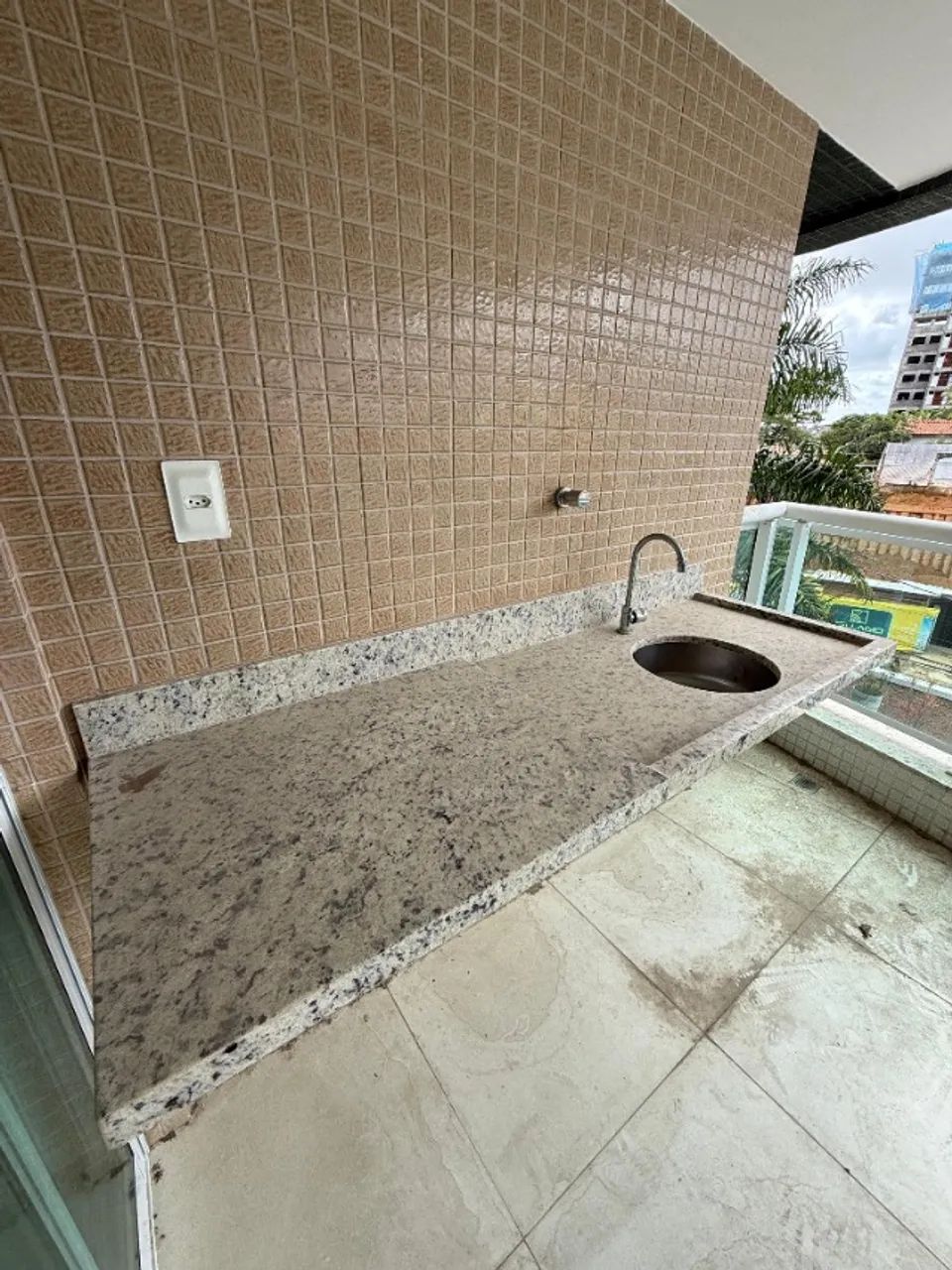 Pia completa com Cuba em Aço Inox - 1,95m x 0,60m Granito Branco Dallas - Area Gourmet  - Foto 3