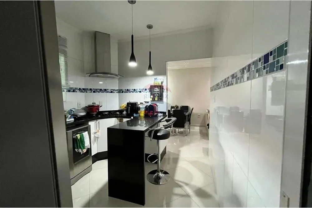 Casa em Wanel Ville V: 3 Quartos, Área Gourmet!