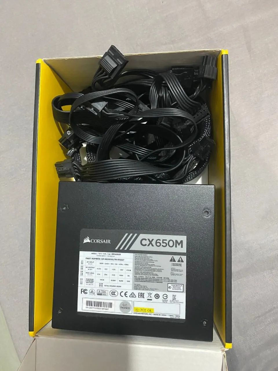 Fonte de Alimentação Corsair CX650M - 650W, Modular, 80 Plus Bronze - Foto 2