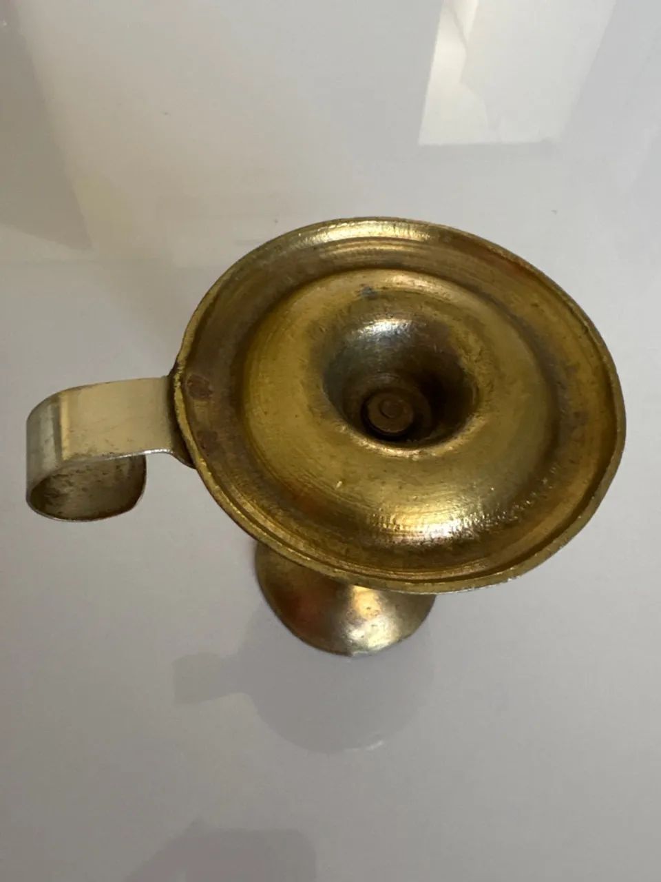 Castiçal de metal dourado com alça (Raridade) - Foto 2