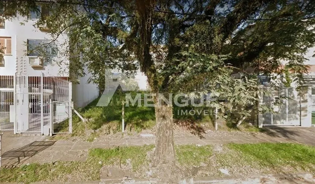 Terreno á venda no bairro Jardim Planalto com área total de 360m² por R$ 600.000,00.