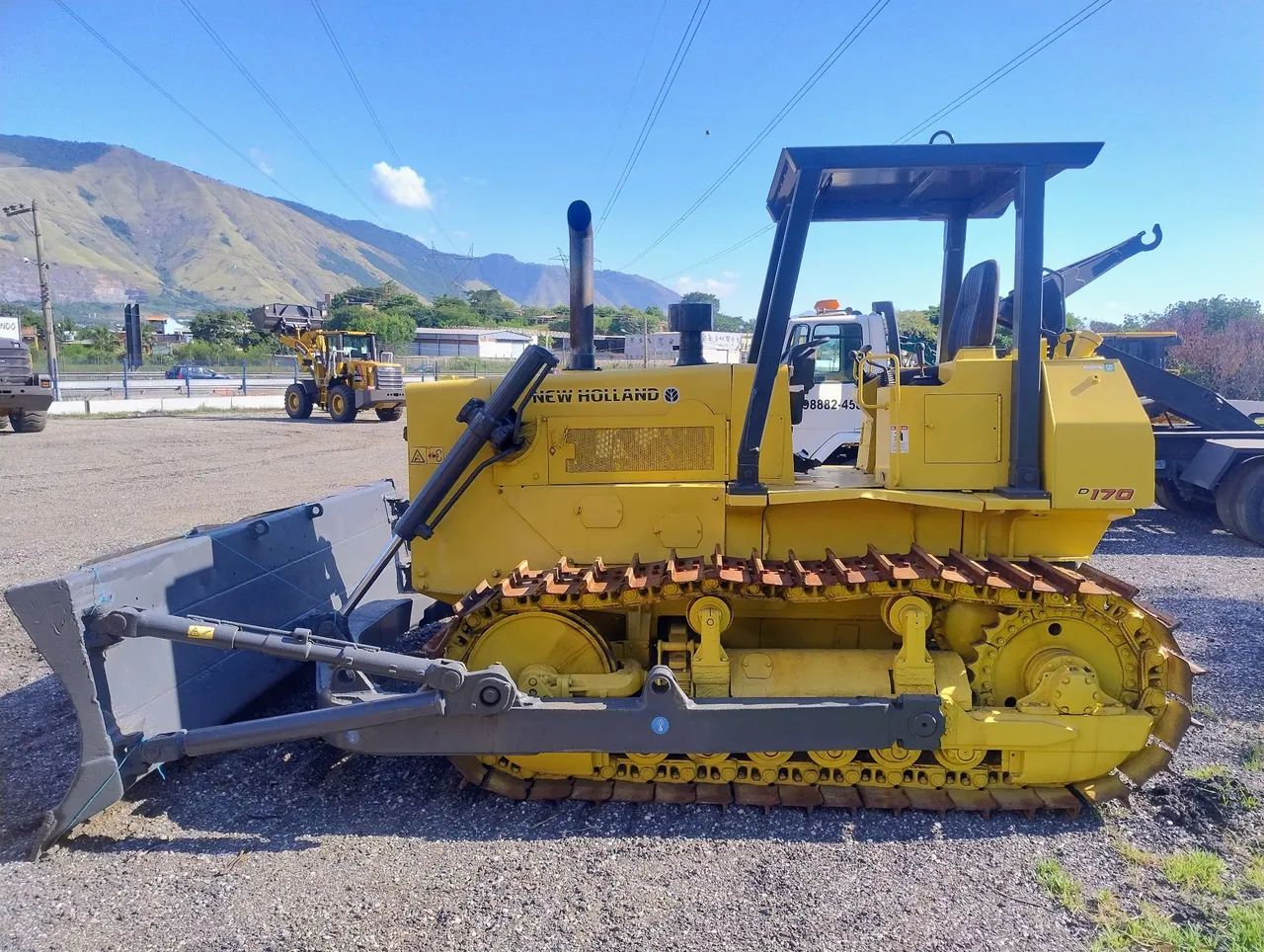 Trator de Esteira New Holland D170 - Foto 3