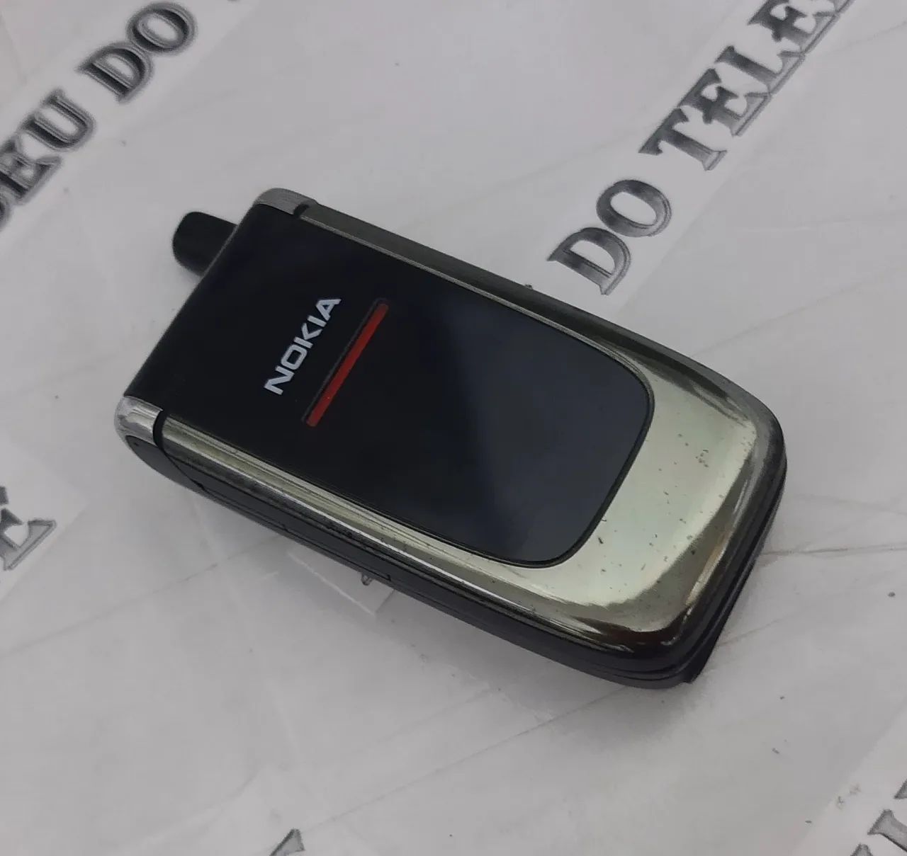 Nokia 6060 BATMAN FLIP pequeno celular antigo RELIQUIA  - Foto 2