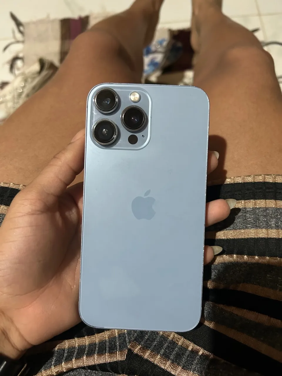 iPhone XR na carcaça do 13 pro