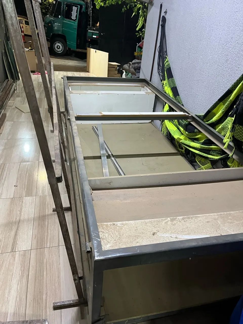 Mesa basculante para corte de vidro