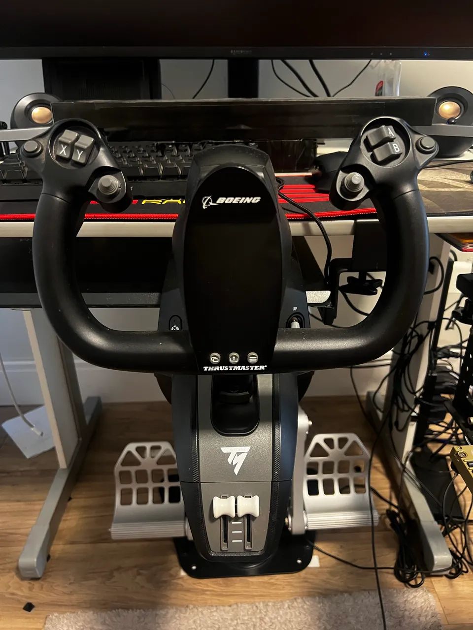 Thrustmaster TCA Boeing + Mesa de Suporte
