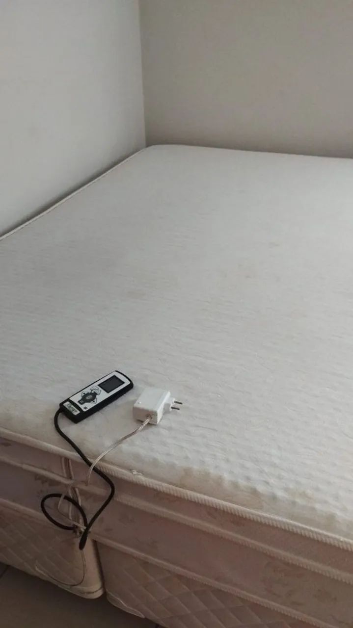 Vende-se cama box, colchão ortopédico ( com massageador)