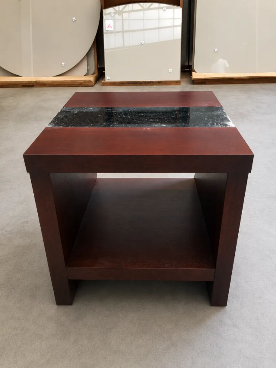 MESA LATERAL USADA