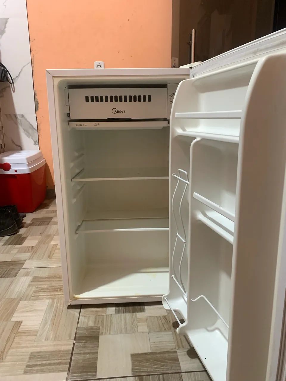 Frigobar Midea Econômico Gelando Muito ? Estado Ótimo ACEITO PROPOSTA  - Foto 2