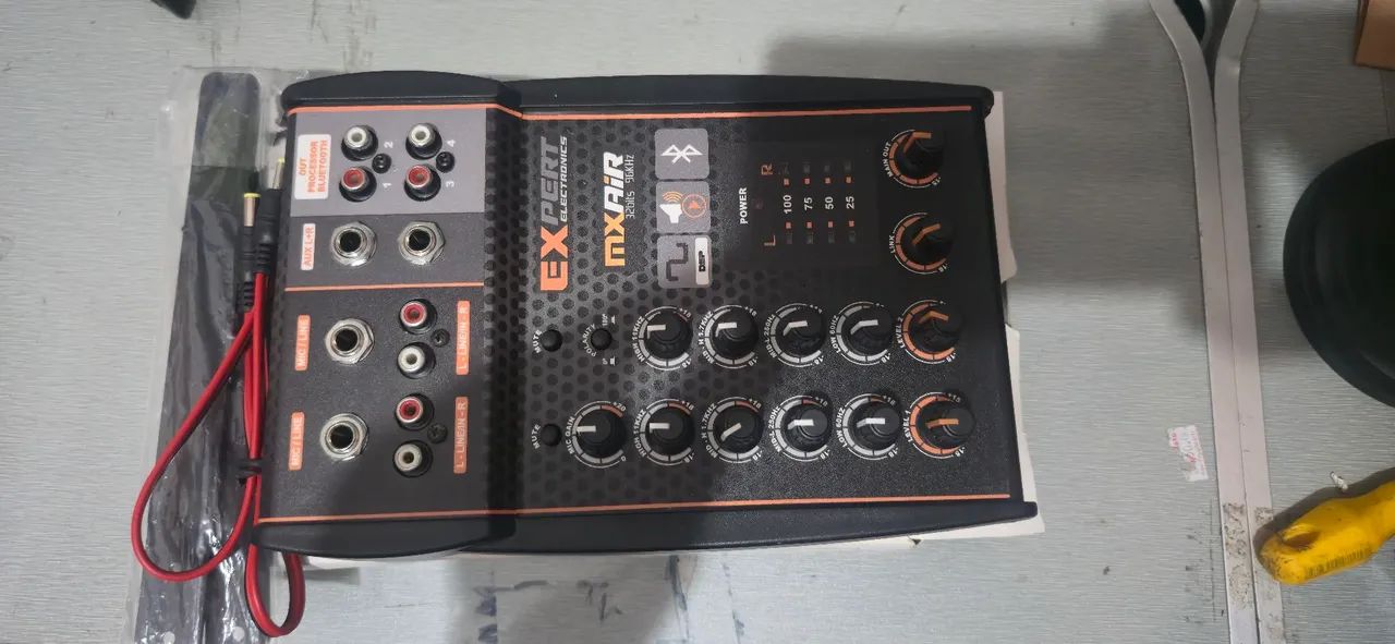 Mesa de som com Bluetooth