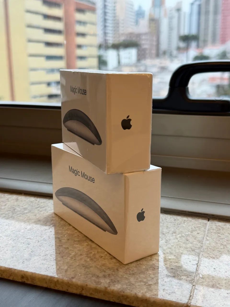 Magic Mouse 2 Black - NOVO LACRADO - LOJA FÍSICA - Periféricos e