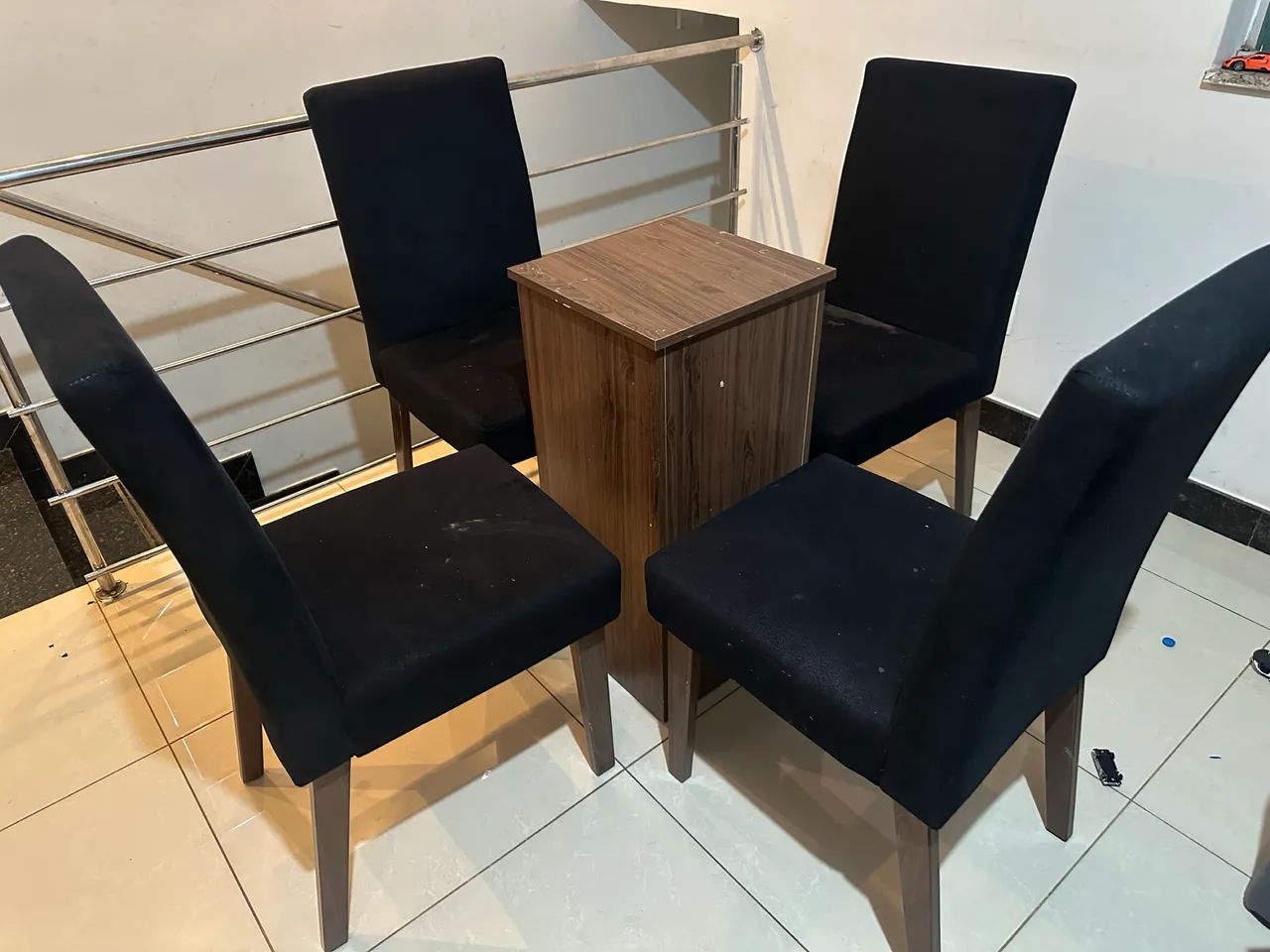 Mesa de Jantar 4 cadeiras em MDF