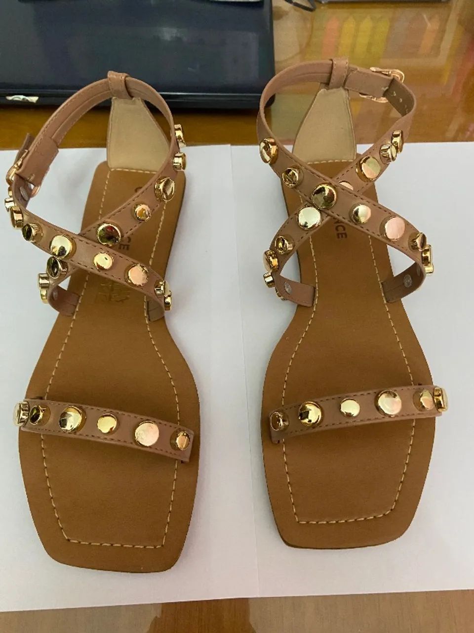 Sandália de tachas Constance - Foto 2