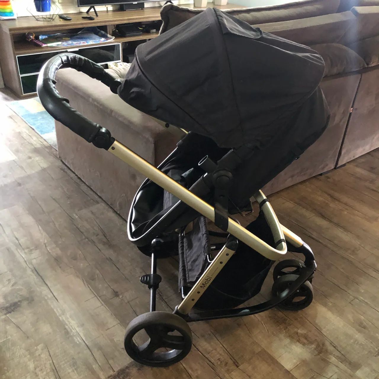 Carrinho de bebê, bebê conforto e base. - Foto 3