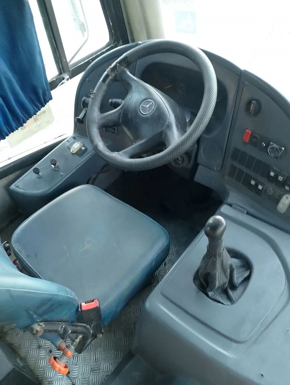 Neobus ano 2017 Mercedes 1519 com 37 lugares sem ar condicionado  - Foto 8