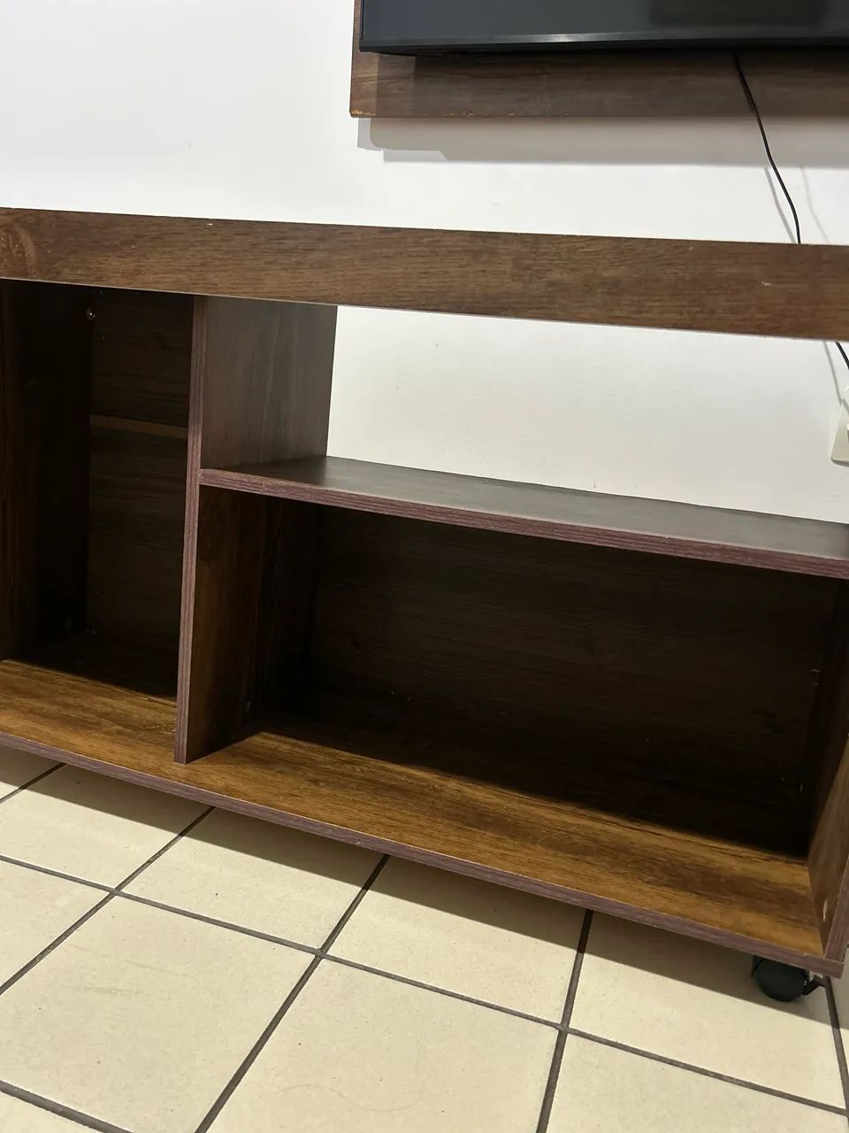 Rack amadeirado com painel para TV - Foto 3