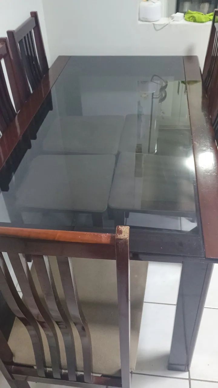 Mesa em mogno com 6 cadeiras - Foto 2