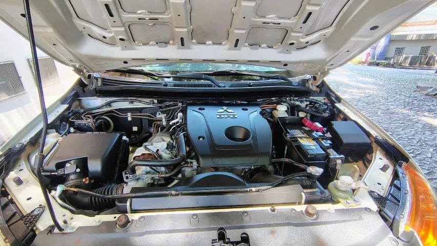 Mitsubishi L200 TRI. OUTD. GLX 2.4 CD 4X4 DIE. MEC. 2023