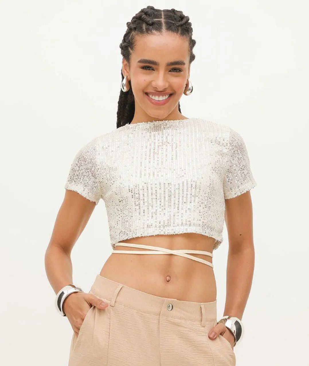 Cropped bege com paetês novo 