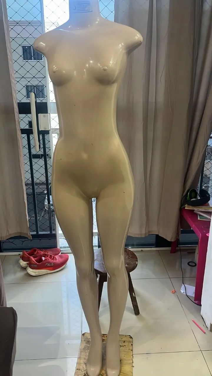 Manequim corpo inteiro 