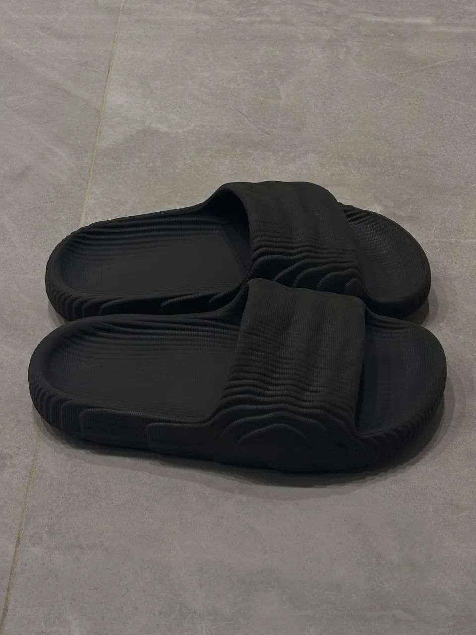 Chinelo da Adidas - adilette 22 cinza