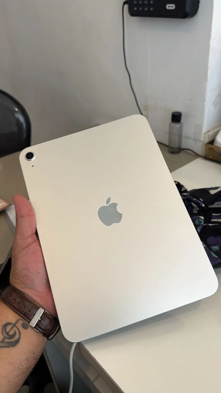 iPad 11 semi novo
