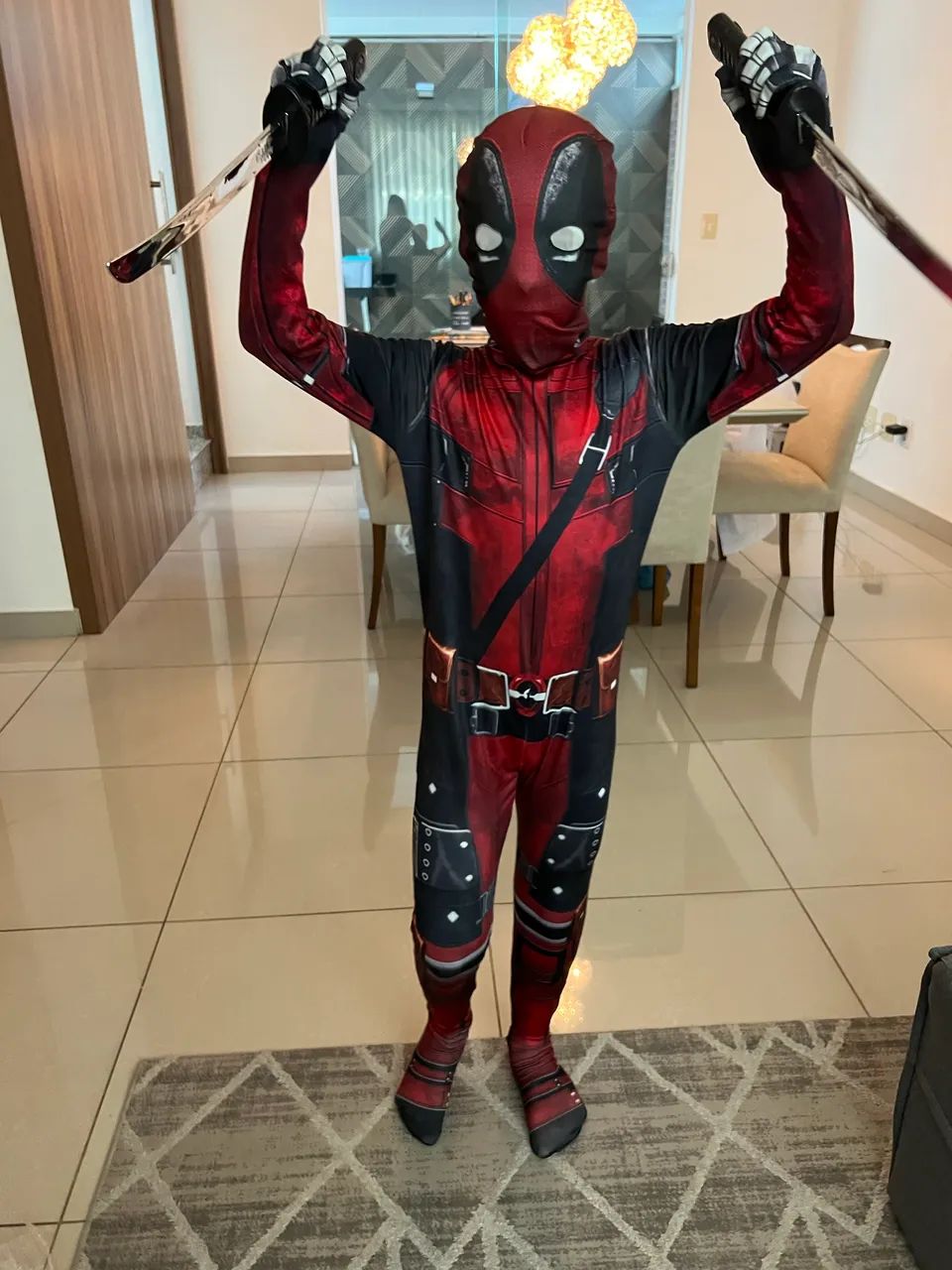 Fantasia Deadpool 8 anos  - Foto 4
