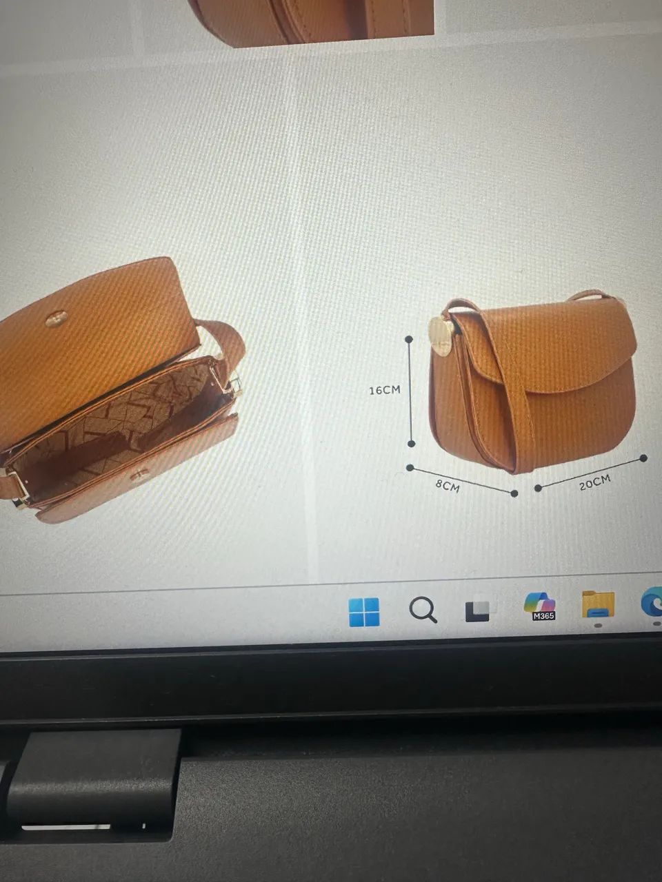 Bolsa nova em couro caramelo com detalhe em metal 